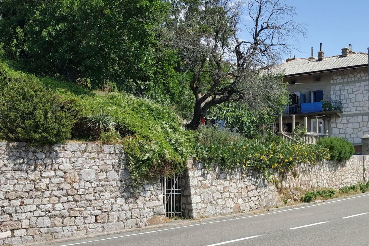 Beachfront Studio Apartment Vintage In Senj Senj  Exteriör bild